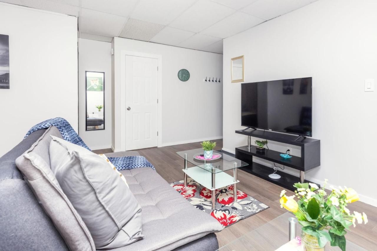 Newly-Renovated - Modern 1Br With King Bed, Near Downtown Ottawa! Exterior photo